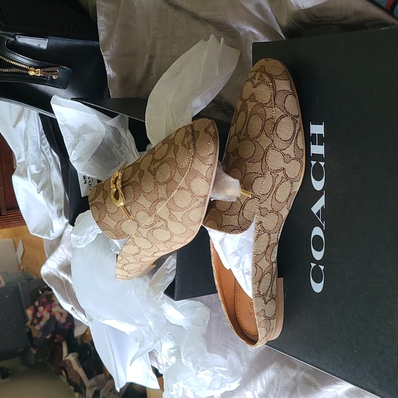 Coach Sienna signature slide - Picture 3 of 5